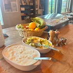 Cafe Coureur فندق